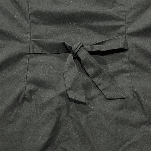 02 Scrubs | Black V-Neck Scrub Top with Stitched Waist Detail - Picture 8 of 8